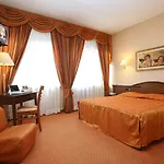 Отель Cristallo 3*