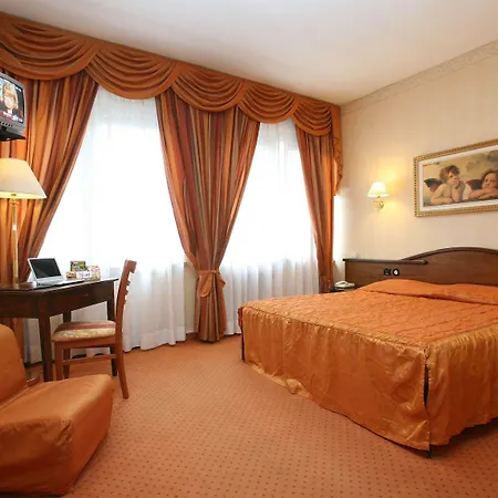 Szálloda Cristallo 3*