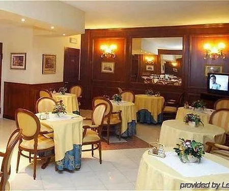 Cristallo Отель 3*