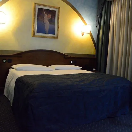 Hotel Cristallo 3*