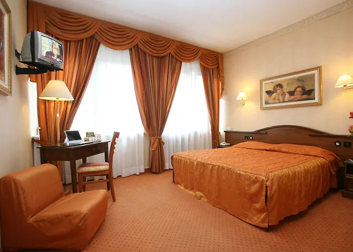 Hotel Cristallo 3*