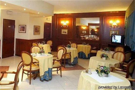 Cristallo Hotel 3*