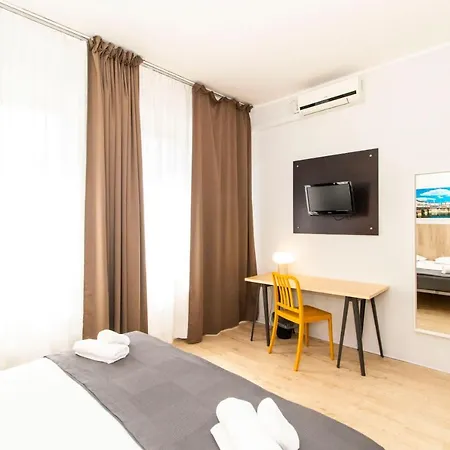 Hotel Cristallo 3*